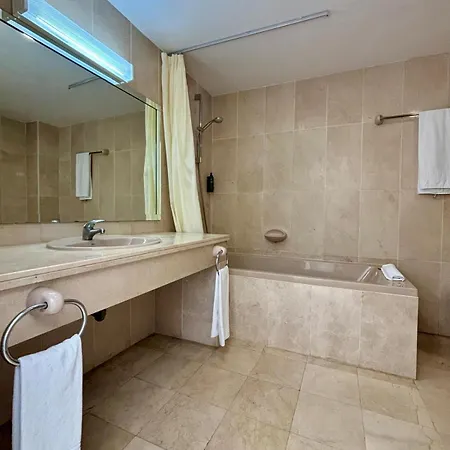 De Lujo Alanda Club Marbella